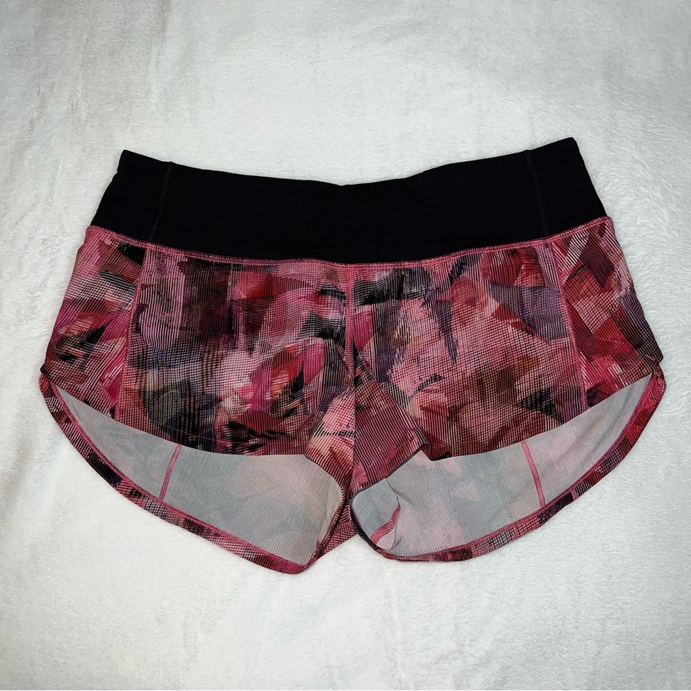 Lululemon hottie, hot shorts